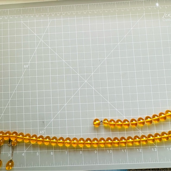🔥 Vintage Golden Lucite bead Necklace set - Picture 16 of 17